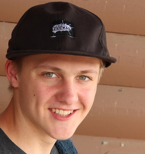 The yoyo Zeekio Flat Brim Cap- Black and White Logo - YoYoSam