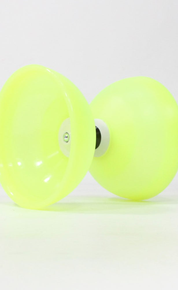 Sundia MagForce Diabolo Series - Includes Sticks, String, Instructions and Carry Bag — view 3