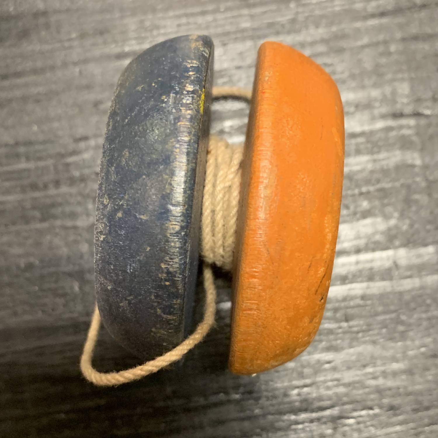 Vintage Goody Filipino Twirler Wooden Yo-Yo Black/Red Very Good