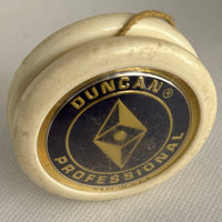 Vintage, Duncan Diamond Professional Plastic looping Yo-Yo White with Blue Center- Very Good condition