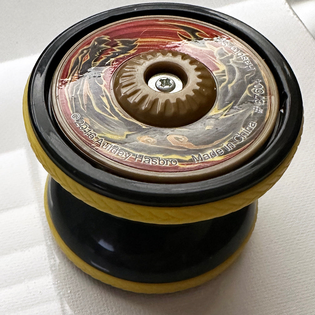 2016 Plastic Yo-Yo Audley/Hasbro Spinning Sides Cool Graphics very
