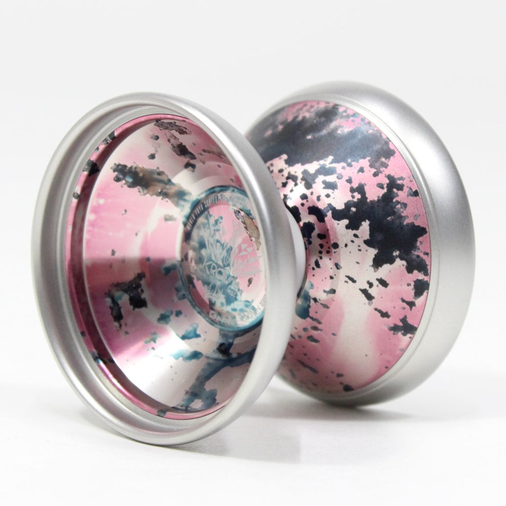 C3yoyodesign KROWN.wst Yo-Yo - Bi-Metal Wide Style - Shinya – YoYoSam