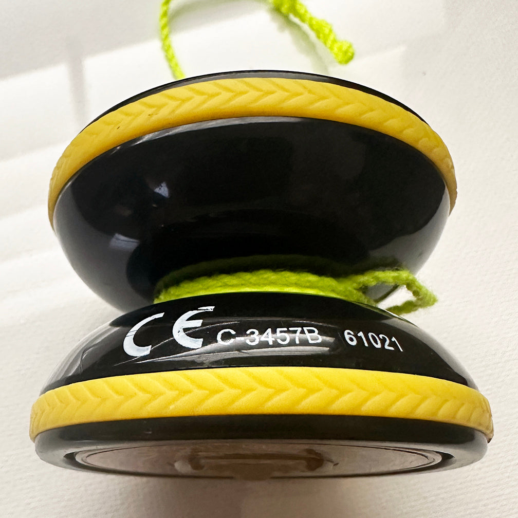 2016 Plastic Yo-Yo Audley/Hasbro Spinning Sides Cool Graphics very