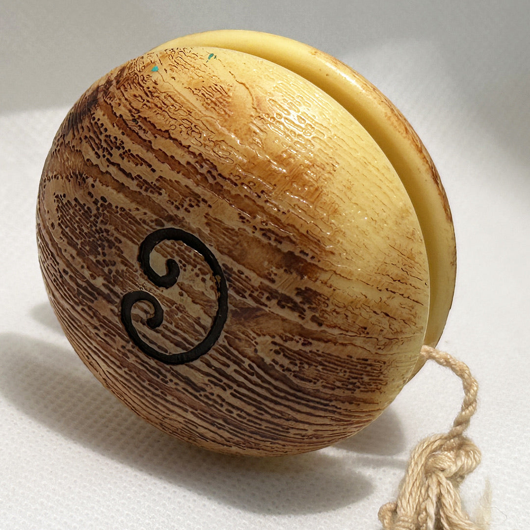 ダンカン・ローリー サン ビンテージ バックル DUNCAN LAURIE Vintage Duncan Cattle Brand Yo-Yo - Late 70s - Trunk Handle – YoYoSam